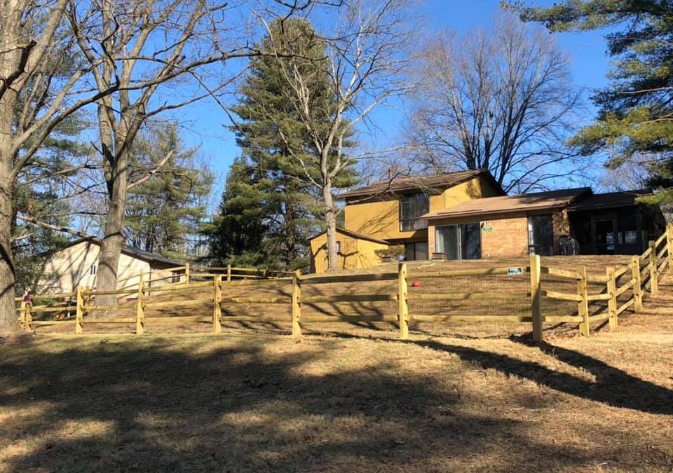5 Signs It’s Time to Replace Your Old Fence Instead of Repairing It